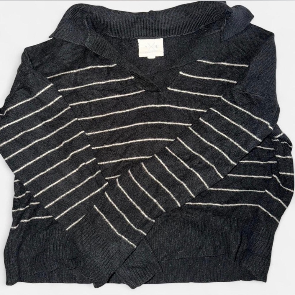 Black and White Striped Women's Sweater